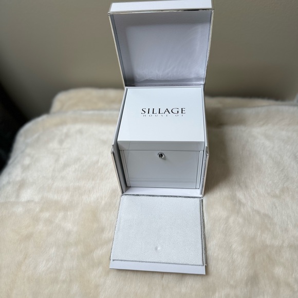 SOLD- House of Sillage Nouez Moi Limited Edition - Picture 7 of 7